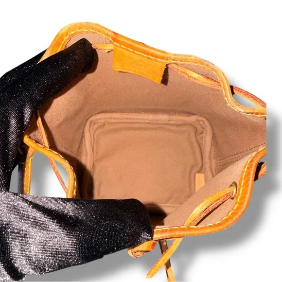 Louis Vuitton Brown and Tan Monogram Crossbody Bag - Picture 4 of 16